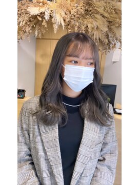 アヴァンス 京橋店(AVANCE) 透明感のあるダークグレー