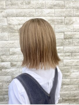 ラキ(Laki) 寒色ベージュカラー