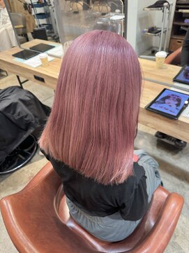 ヘアーブレイス(hair brace) 複雑履歴からブリーチ一回淡ピンクカラー