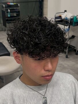 イーラ(era) スペインカールパーマ/メンズ/刈り上げ/眉毛/ツイスト