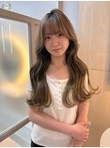 20代30代アッシュベージュロングゆる巻き