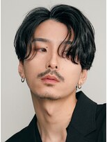 レタッチ バイ フィフス 天神大名(RETOUCH by fifth) 福岡天神緩めメンズニュアンスパーマセンターパートウルフカット