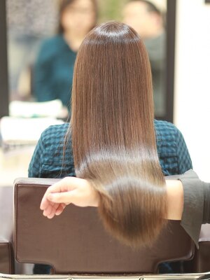 Nostyle‐Noconceptオリジナルレシピのトリートメントで光り輝く艶髪が手に入る。繰り返す度に髪が綺麗に♪