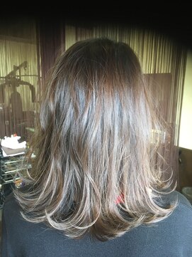 ヘアーエヌプラス (HAIR N+) レイヤーロング 外ハネ