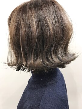 ティンク 天神(Tink) イルミナ×チャコールベージュ