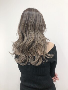 ジゼル(gisele) （稲毛）silver greige