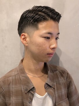フランクスバーバーリザーブ 人形町店(FRANK’S BARBER RESERVE) ローフェード七三パート y