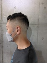 バーバーバー 八広(BARBER-BAR)&nbsp;2ブロック　刈り上げマッシュ　フェードスタイル　サイドパート