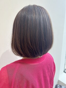 ネオリーブギンザ 銀座店(Neolive GINZA) 白髪ぼかしハイライト　大人ボブ