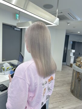 ルーブ トウキョウ(Loob. TOKYO) ホワイトグレージュカラー【イルミナカラー、ケアブリーチ】