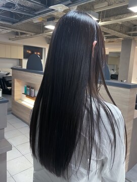 ユーリ(juli) 艶々ロング