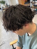 フゥ 宇都宮(FeU)&nbsp;波巻きパーマメンズパーマメンズヘアツーブロックツイストパーマ