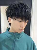 ビビバイベル(BiVi by BHEL)&nbsp;桑名メンズパーマメンズカットセンターパートメンズマッシュ緩め