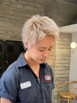 ヲタク(wotaku.) ホワイトカラーハイトーンメンズブロンドトリプルカラーショート