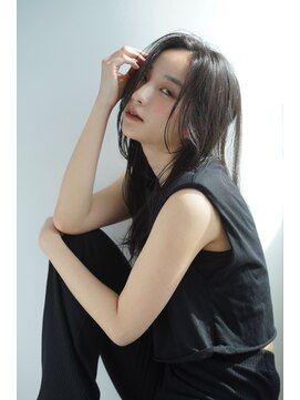 ルフュージュ バイ プロデュース 相模大野店(Refuge by Produce) 暗髪/レイヤーカット/長めバング