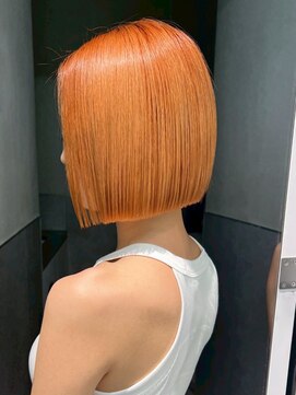 シオン(shion) ボブハイトーンミディアムショートブリーチ_ba561851