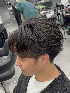 オーバルバイアピッシュ(OVARL by apish) フェザーパーマ/センターパート/メンズパーマ/毛流れパーマ