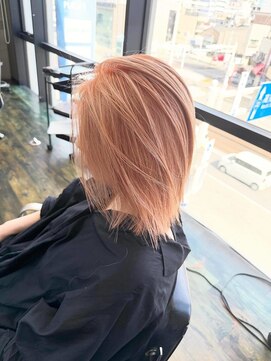 ガルボ ヘアー(garbo hair) ペールトーンのオレンジカラーでサラツヤヘア