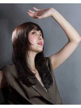 アンアタッシュ(UNE ATTACHE) Espresso Sleek 大人可愛いベージュ×ストレート×秋トレンド