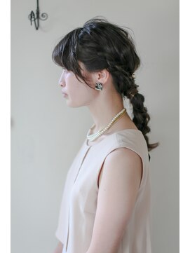 ホワイトルーム(White Room) 編み込みポニーテールアレンジ♪