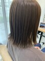 アテナ 六本松店(ATENA) 切りっぱなしボブオリーブグレーのカラーで透明感出しています。