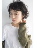 『nanuk*ueki』暗髪でも可愛い。抜け感ショートパーマ