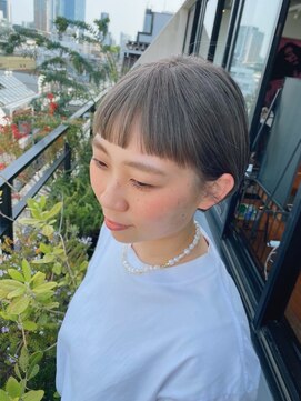 ベチカ(vetica) 20代30代人気*耳かけショートボブ×グレージュ