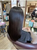 黒髪暗髪ナチュラルストレートロング髪質改善ツヤ髪美髪耳掛け