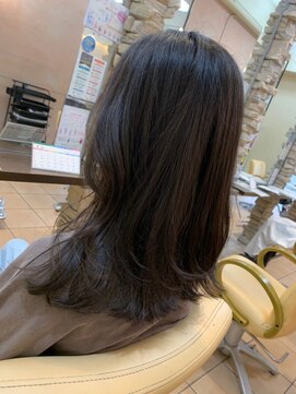 ティエル(Tiele) レイヤースタイルゆる巻き