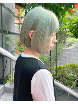 レリー バイ アルティナ 川越店(Lelie by artina) ワンレングスボブ_ペールグリーン_ハイトーンカラー_カールボブ