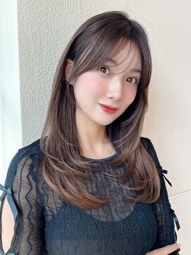 アフロート ディル(AFLOAT D'L) 30代に人気!顔周りの後れ毛がかわいいシャギーレイヤーロング