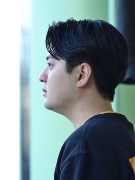 にもう 刈り上げセンターパート ナチュラルな毛流れ