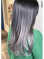 アース 郡山コスモス通り店(HAIR&MAKE EARTH)&nbsp;ブラック×シルバーグラデーションロング