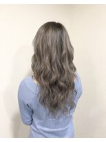 ヴィダ クリエイティブ ヘアーサロン(Vida creative hair salon) シルバーグレージュ