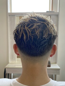 ロルド シェリ(Rold Cheri) ハイトーンフェードカット