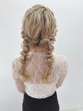 アミカ(Amica) 三つ編みたまねぎツインテールヘア/10代20代人気/仙台ヘアセット