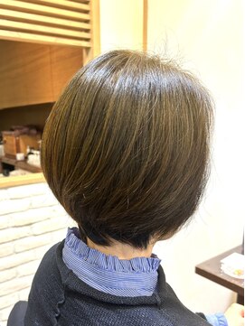 ヘアー グリーン(hair green) 40代50代60代/ショートグラデーション/丸みグラボブ