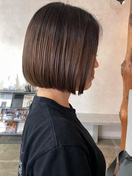 ビスクヘアデザイン(bisq hair design) ボブ　ミルクティーベージュ　艶髪　髪質改善カラー　ショート