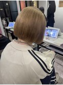 ヘーゼルベージュミニボブブリーチ&ダブルカラー