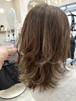 ロミー 本厚木(ROMMY.) 上品ミディアムレイヤー☆くびれウルフアッシュブロンド☆本厚木