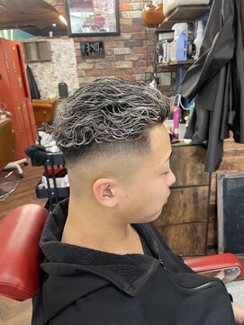 クラウン(CROWN) ホワイトメッシュ極道パーマ