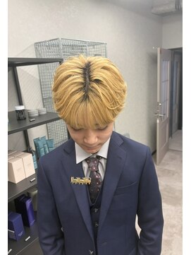 コードバイケンジ 戸塚(CODE by KENJE) 束で魅せるフェザーパーマ