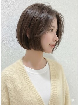 エールバイボヌール(Ere by Bonheur) 30代40代の小顔レイヤーボブイエベ肌に合うモカベージュ