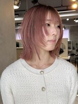 フォート(FORT) ミディアムレイヤー/顔周り/シャギーウルフ/ワインレッド