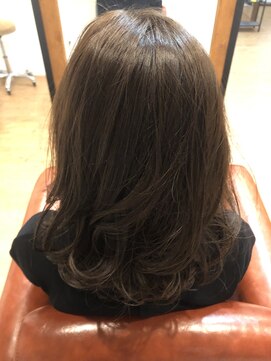 ヘアーストック(Hair Stock) ふんわり毛先カールアッシュ