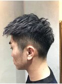 フレッシュ爽やかなオンオフ両用スパイキーフェードスタイル