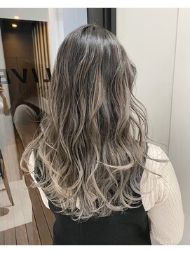 アライブ キチジョウジ(ALIVE Kichijoji) 【ALIVE吉祥寺】ホワイトグレージュエアタッチバレイヤージュ