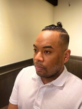 バレス 田町(BALES) [スキンフェード/ツイストスパイラル/田町]