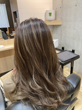 フェリーチェ(FELICE) ハイライト+グレージュカラー