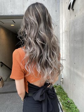 メリー(merry craftsman's factory) 外国人風バレイヤージュ、ハイライトカラー、シャドールーツ